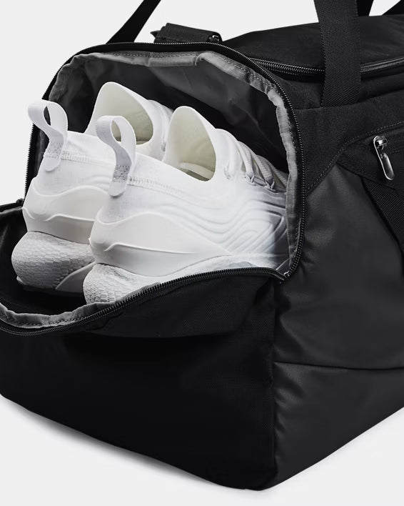 Under Armour Undeniable 5.0 Duffle - תיק אימון בצבע שחור לנסיעה וספורט