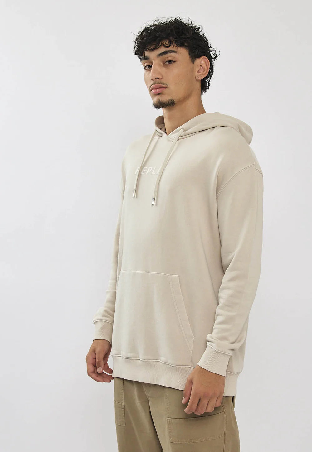 Replay hooded ריפליי קפוצ'ון טרי לגברים בצבע אבן עם הדפס גב