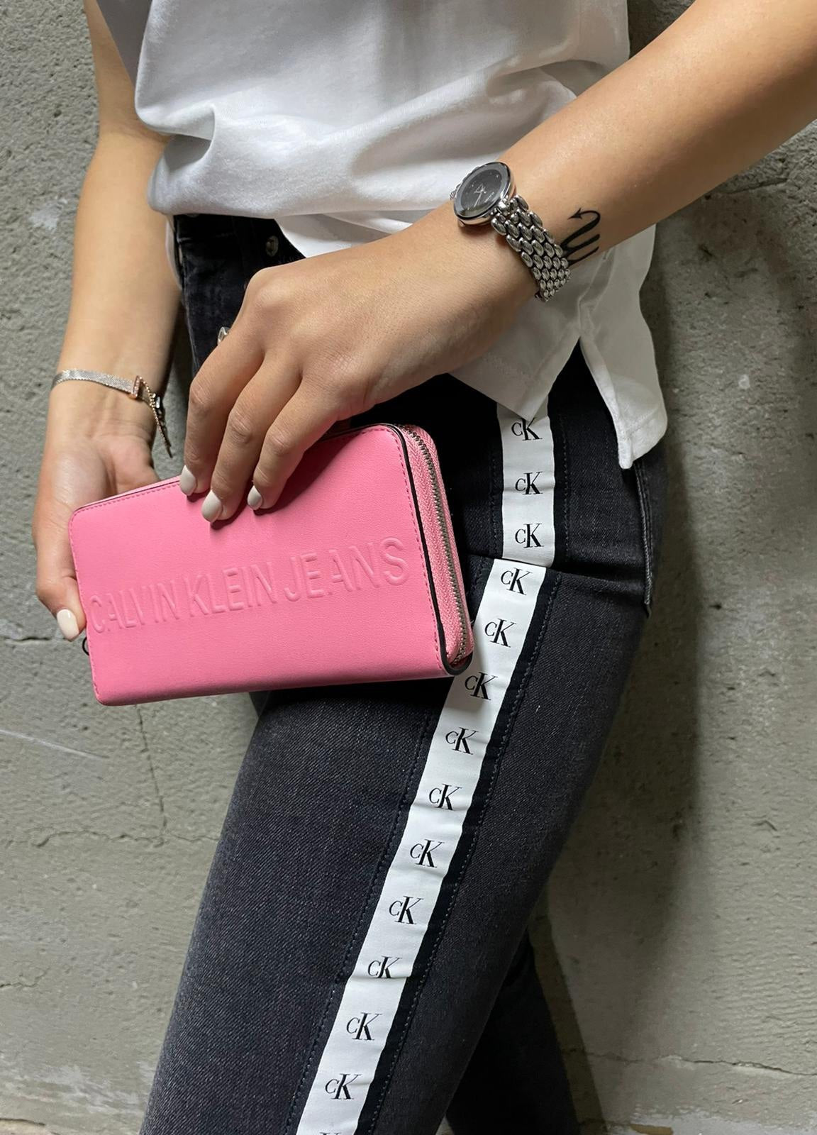 Calvin klein ארנק קלווין קליין יוקרתי ומהמם - www.bbrands.co.il Calvin klein ארנק קלווין קליין יוקרתי ומהמם