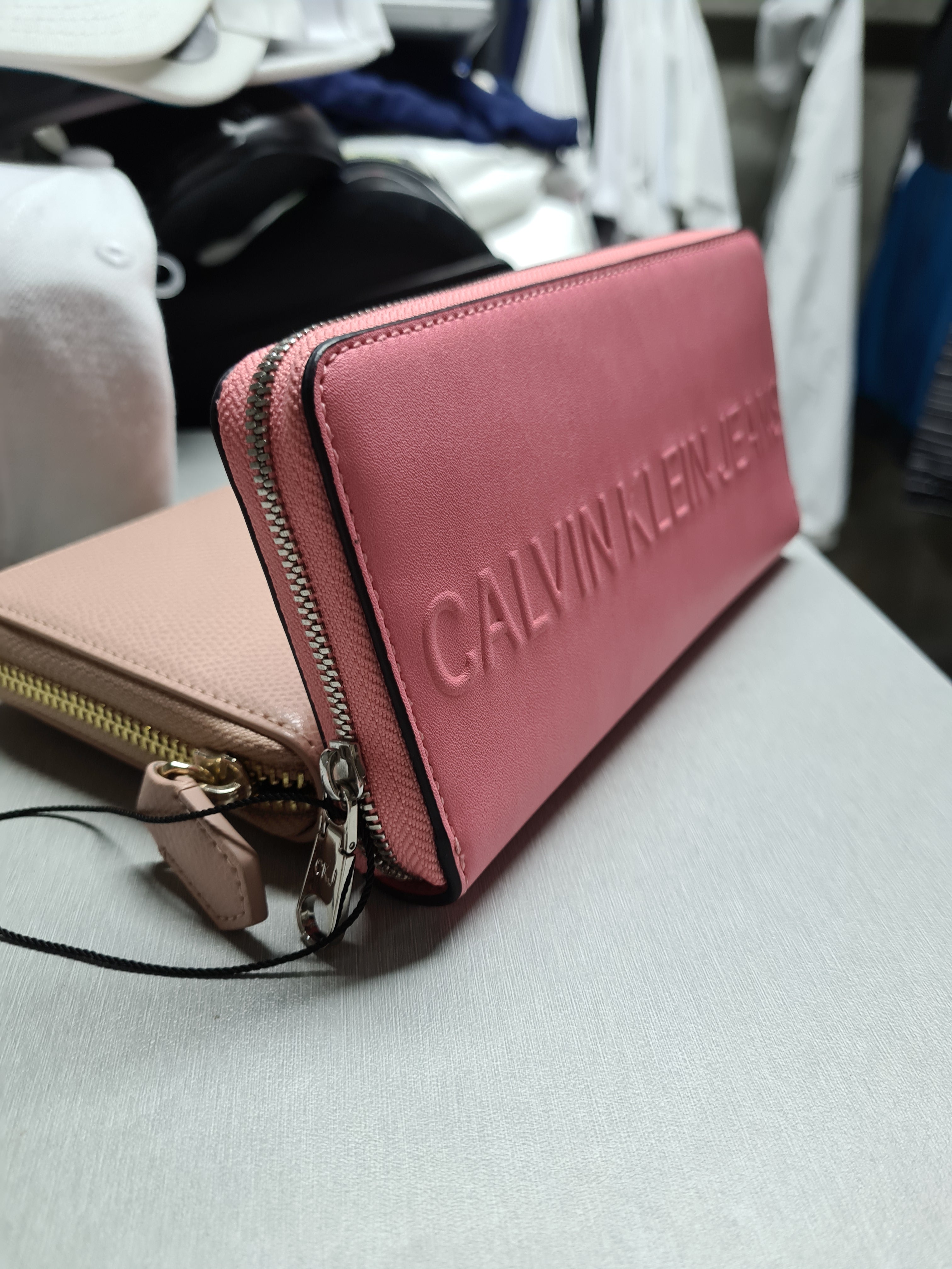 Calvin klein ארנק קלווין קליין יוקרתי ומהמם - www.bbrands.co.il Calvin klein ארנק קלווין קליין יוקרתי ומהמם