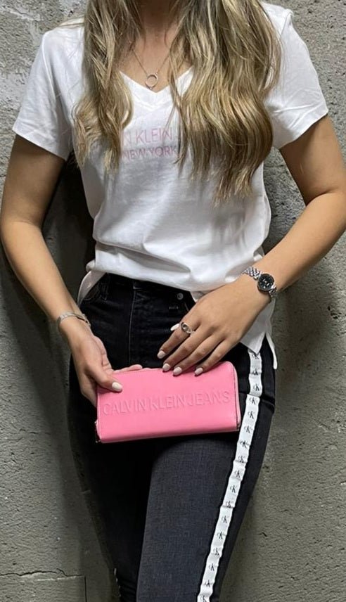 CalvinKlein Women Tshirt קלוין קליין טישרט לנשים - www.bbrands.co.il CalvinKlein Women Tshirt קלוין קליין טישרט לנשים