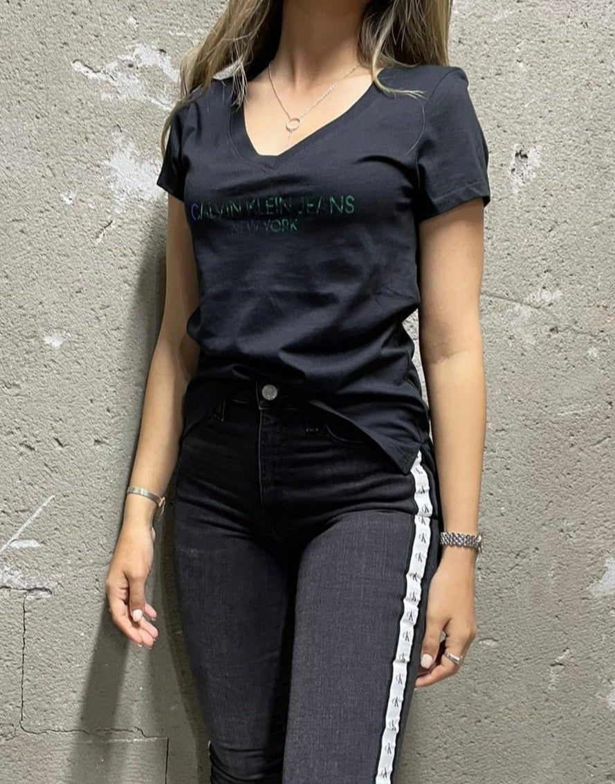 CalvinKlein Women Tshirt קלוין קליין טישרט לנשים - www.bbrands.co.il CalvinKlein Women Tshirt קלוין קליין טישרט לנשים