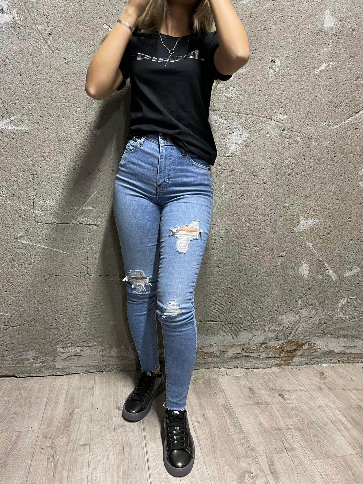 Diesel women טישרט שחורה מהממת לנשים - www.bbrands.co.il Diesel women טישרט שחורה מהממת לנשים