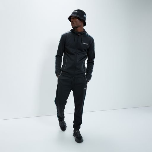 Ellesse short set for man סט מכנס וחולצה מהמותג אלס לגבר בצבע שחור - www.bbrands.co.il Ellesse short set for man סט מכנס וחולצה מהמותג אלס לגבר בצבע שחור