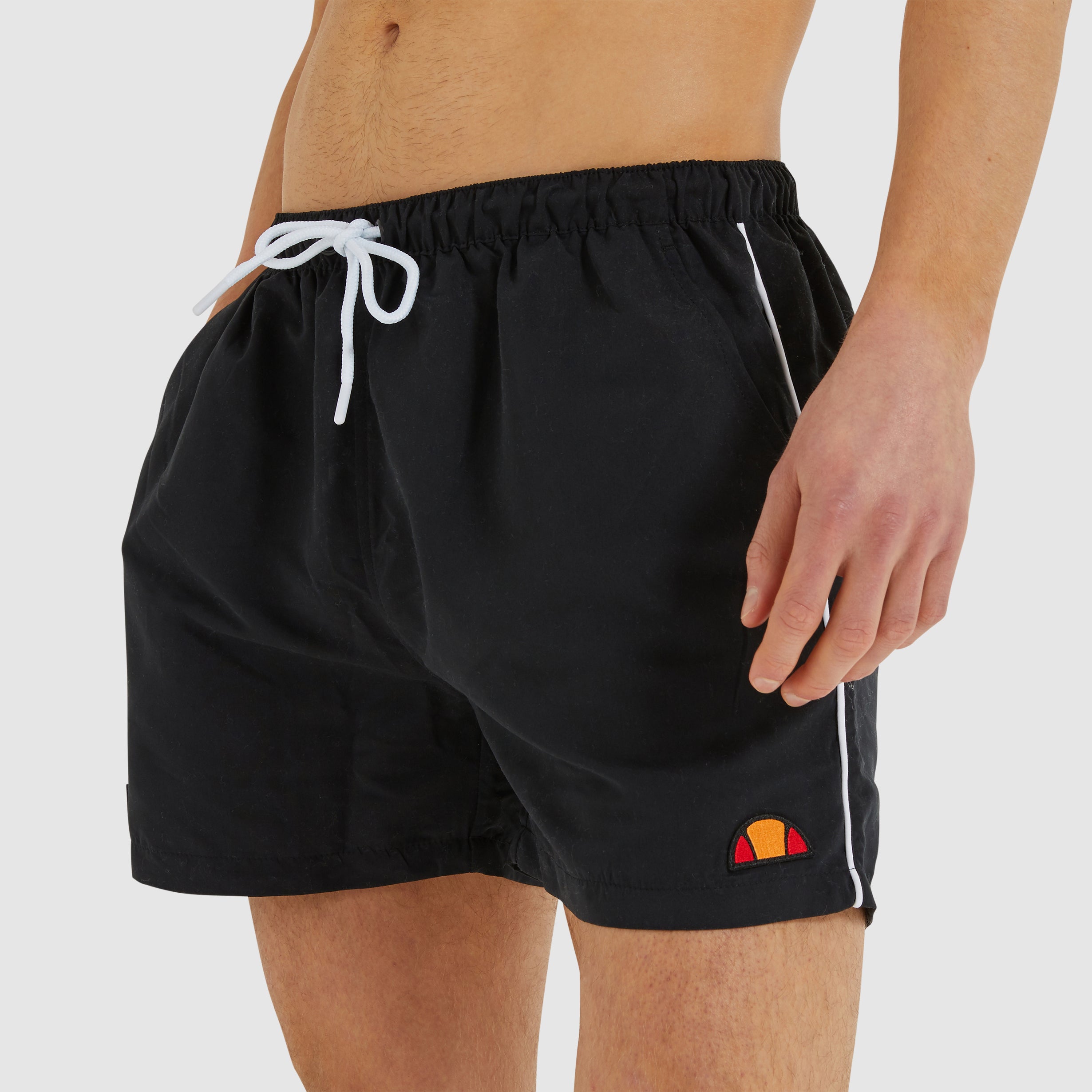 Ellesse swimshort for man מכנס בגד ים אלס לגבר בצבע שחור - www.bbrands.co.il Ellesse swimshort for man מכנס בגד ים אלס לגבר בצבע שחור