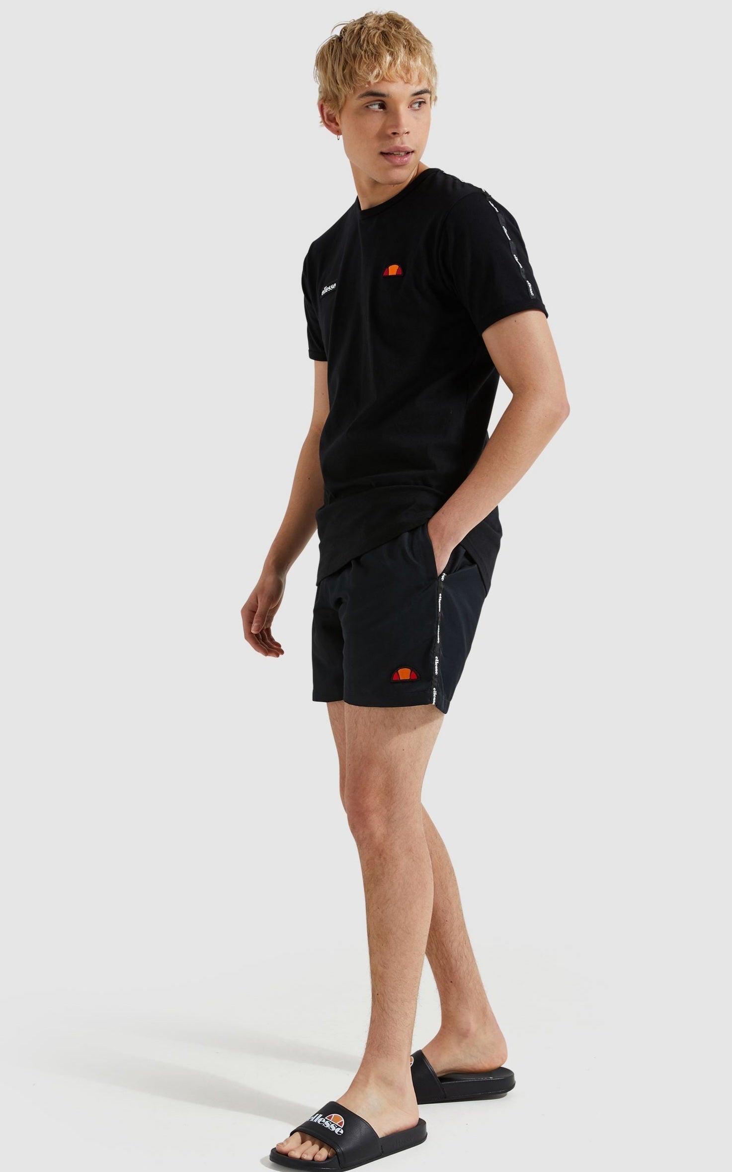 Ellesse tshirt set for man אלס חולצה טישרט בצבע שחור - www.bbrands.co.il Ellesse tshirt set for man אלס חולצה טישרט בצבע שחור