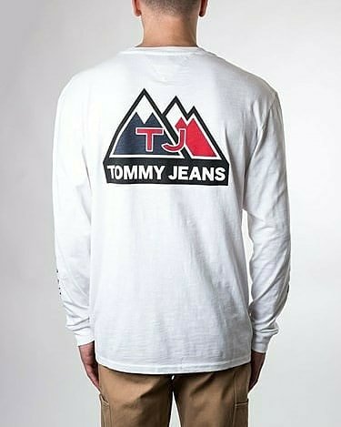 Tommy Jeans - flag tee חולצת שרוול ארוך טומי גינס - www.bbrands.co.il Tommy Jeans - flag tee חולצת שרוול ארוך טומי גינס