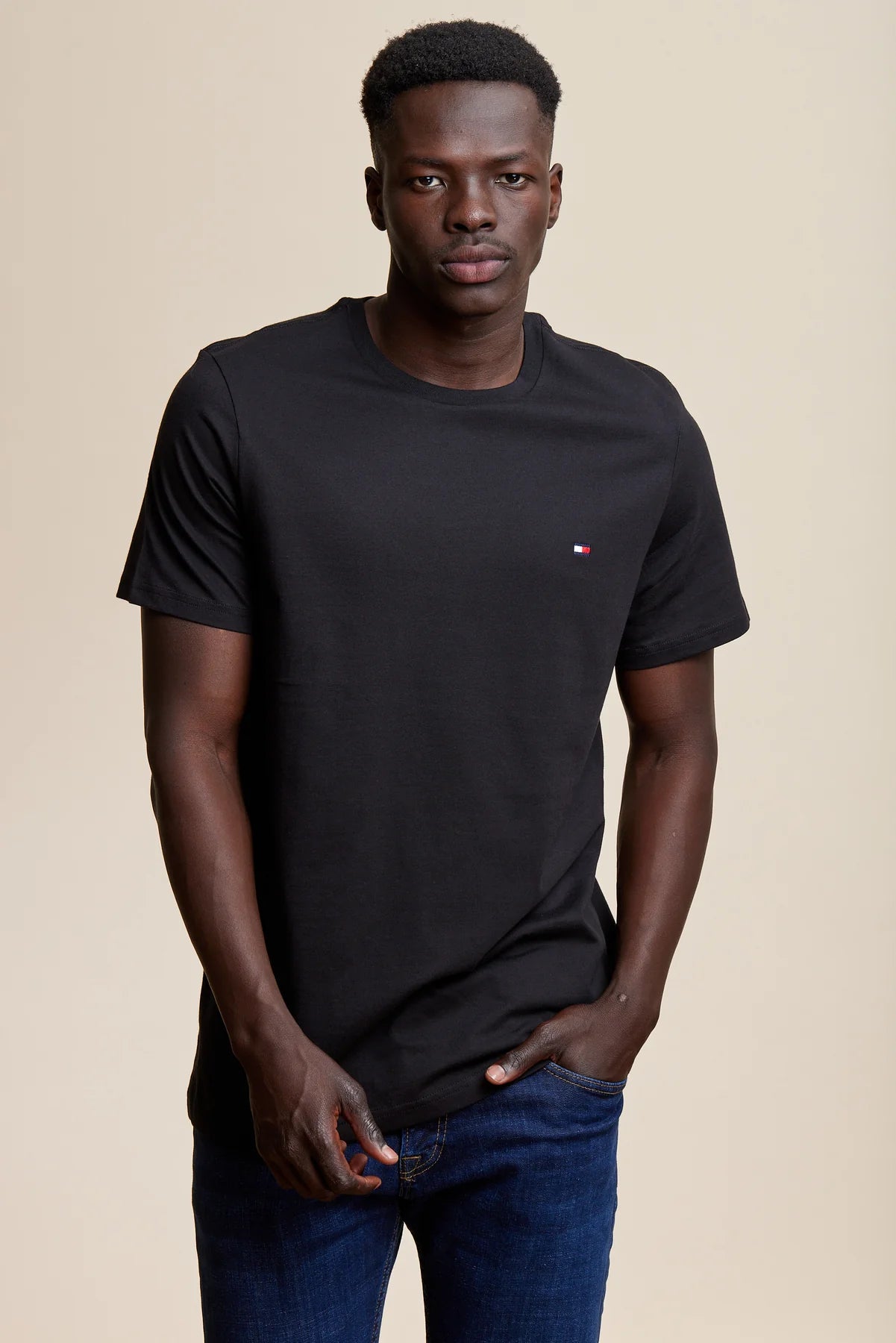 Tommy Hilfiger tshirt טומי חולצת טישרט בצבע שחור