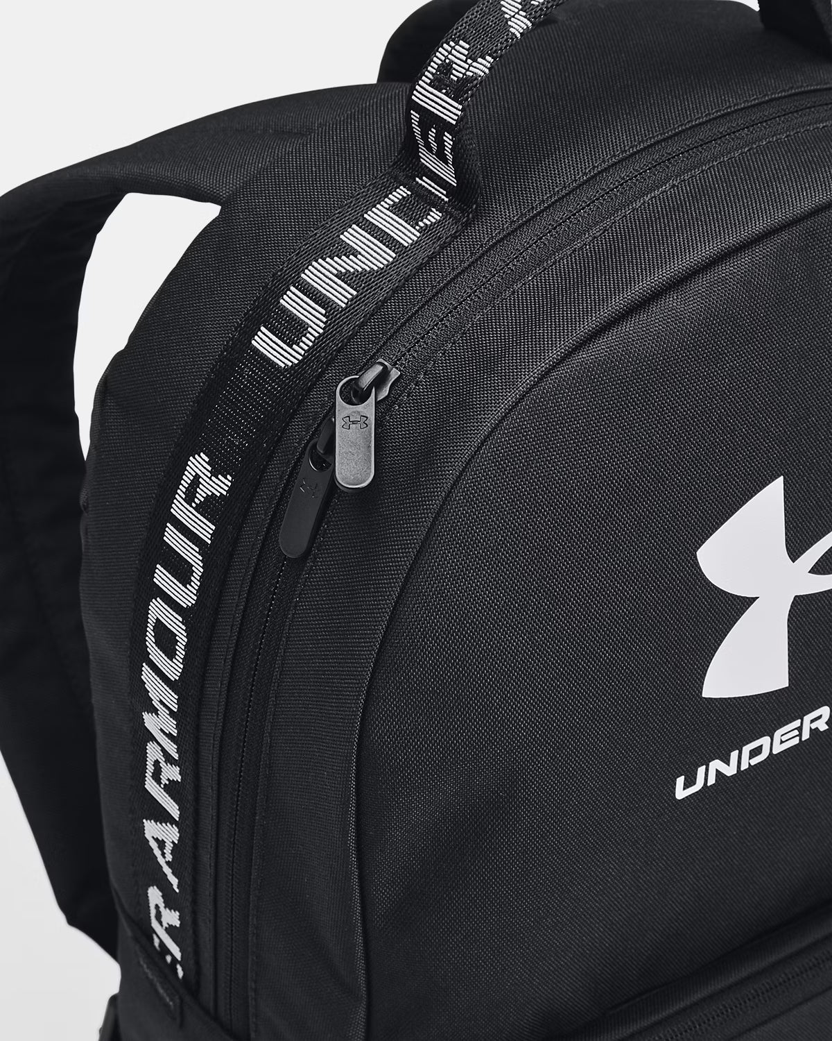 Under Armour Hustle - אנדר ארמור תיק גב בצבע שחור