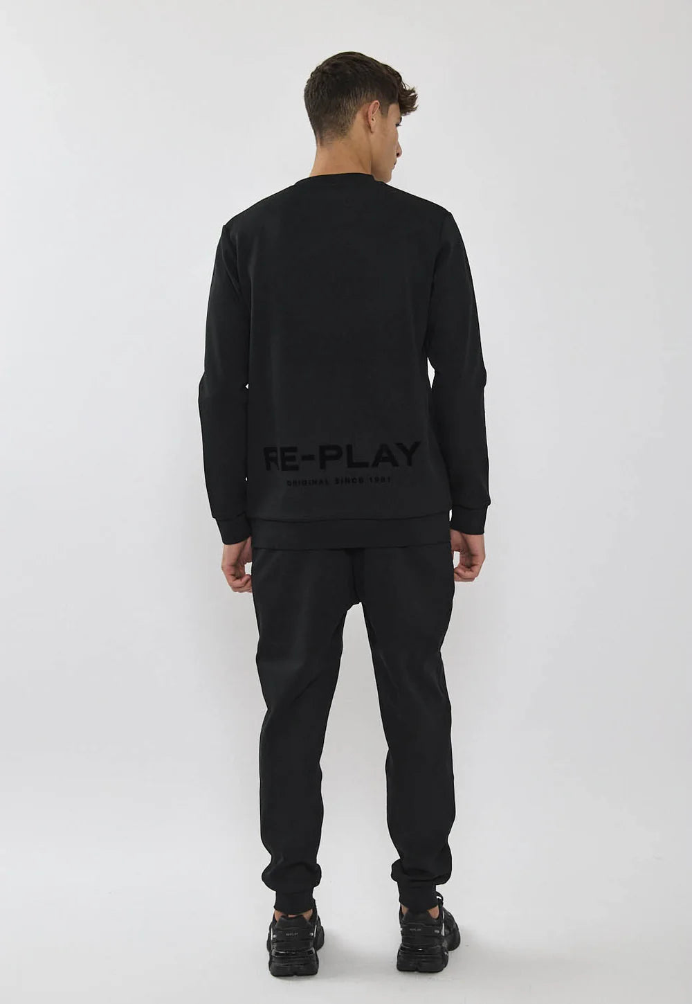 Replay tracksuit ריפלי חליפה 2 חלקים בצבע שחור לבן