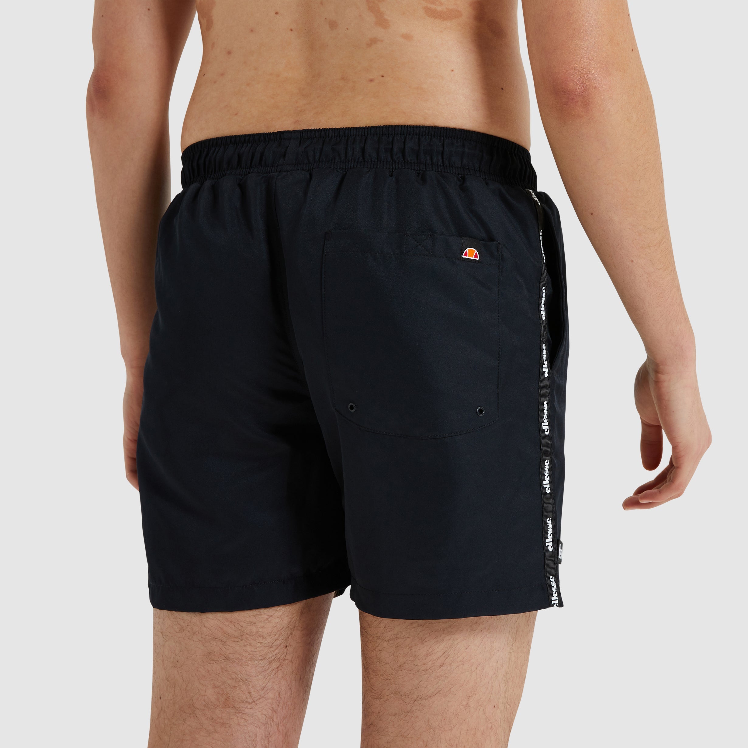 Ellesse short set for man מכנס אלס לגבר בצבע שחור - www.bbrands.co.il Ellesse short set for man מכנס אלס לגבר בצבע שחור