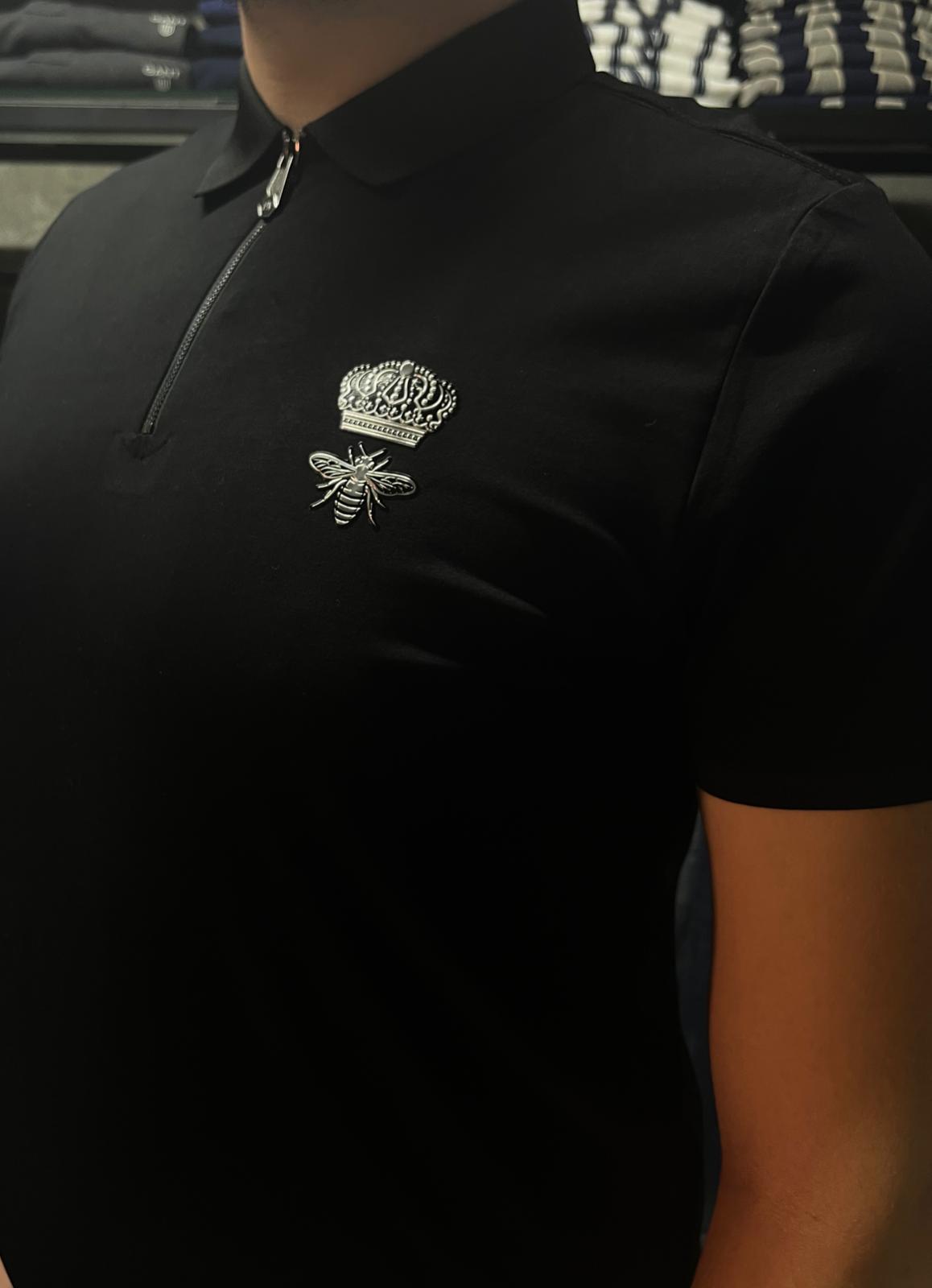 Emporio valentini jeans אימפוריו ולנטיני חולצת צווארון לוגו בצבע כסוף - www.bbrands.co.il Emporio valentini jeans אימפוריו ולנטיני חולצת צווארון לוגו בצבע כסוף