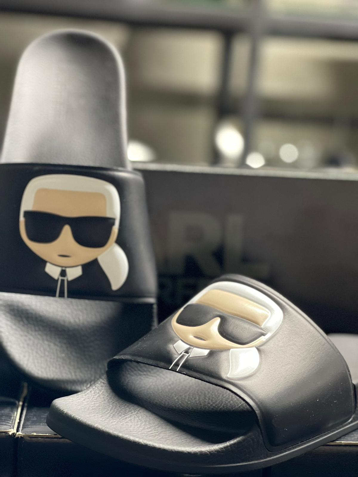 Karl Lagerfeld Ikonic slides כפכפי קרל לגרפלד לגבר - www.bbrands.co.il Karl Lagerfeld Ikonic slides כפכפי קרל לגרפלד לגבר