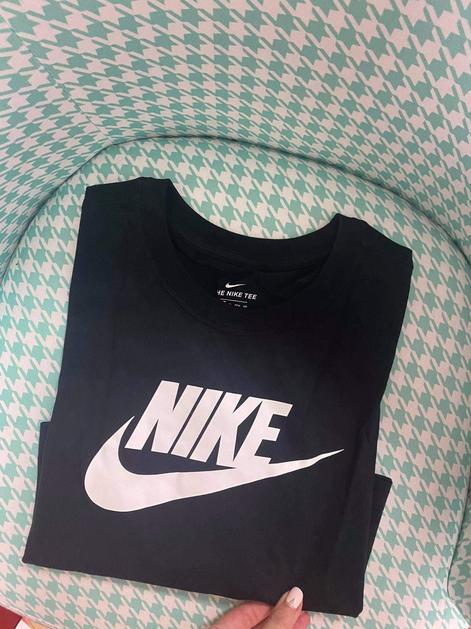 Nike Tshirt Ridotta - Donna essential נייקי חולצת בטן חדש - www.bbrands.co.il Nike Tshirt Ridotta - Donna essential נייקי חולצת בטן חדש