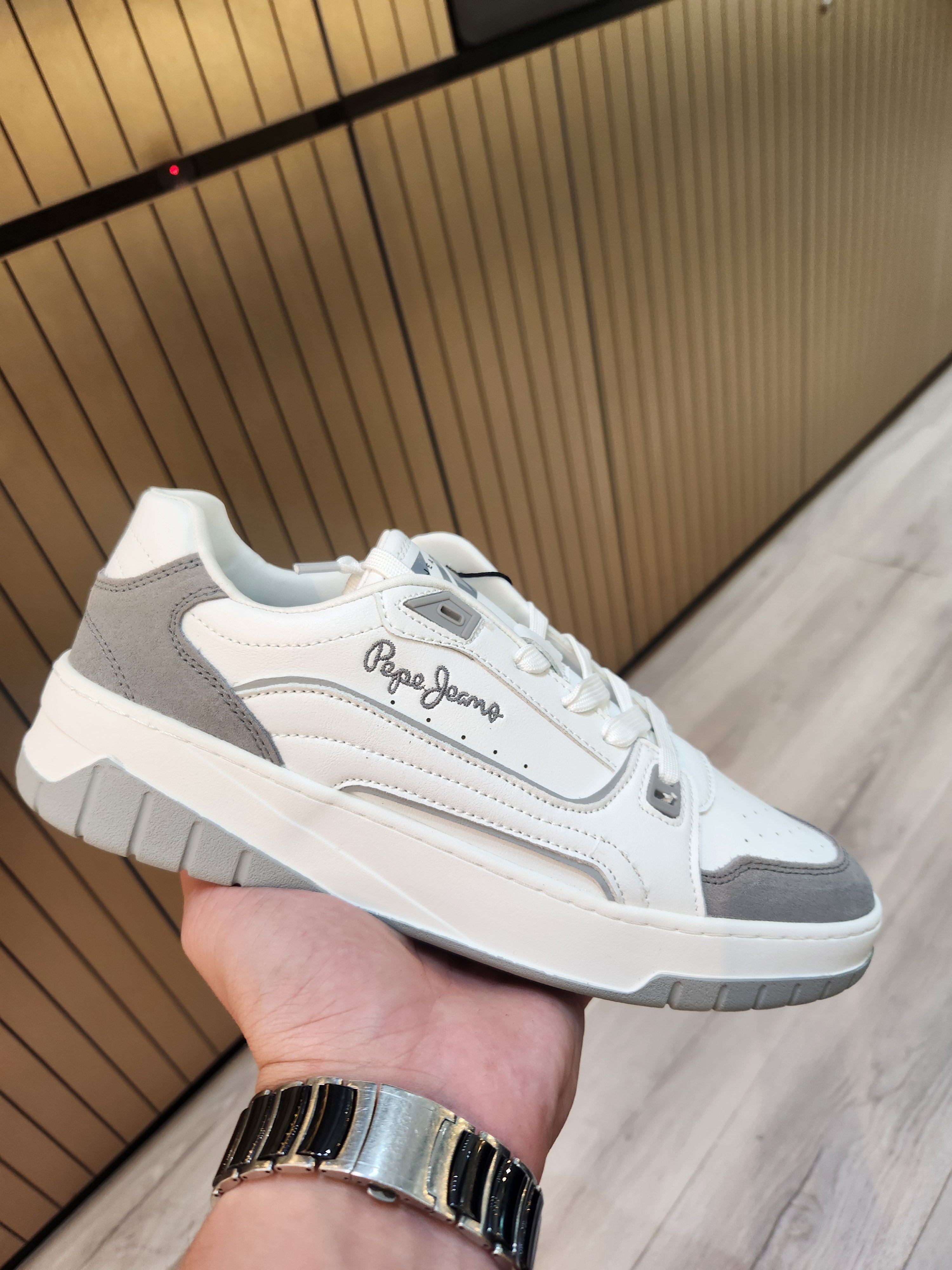 Pepe Jeans Sneakers סניקרס נעלי פפה גינס בצבע לבן/אפור