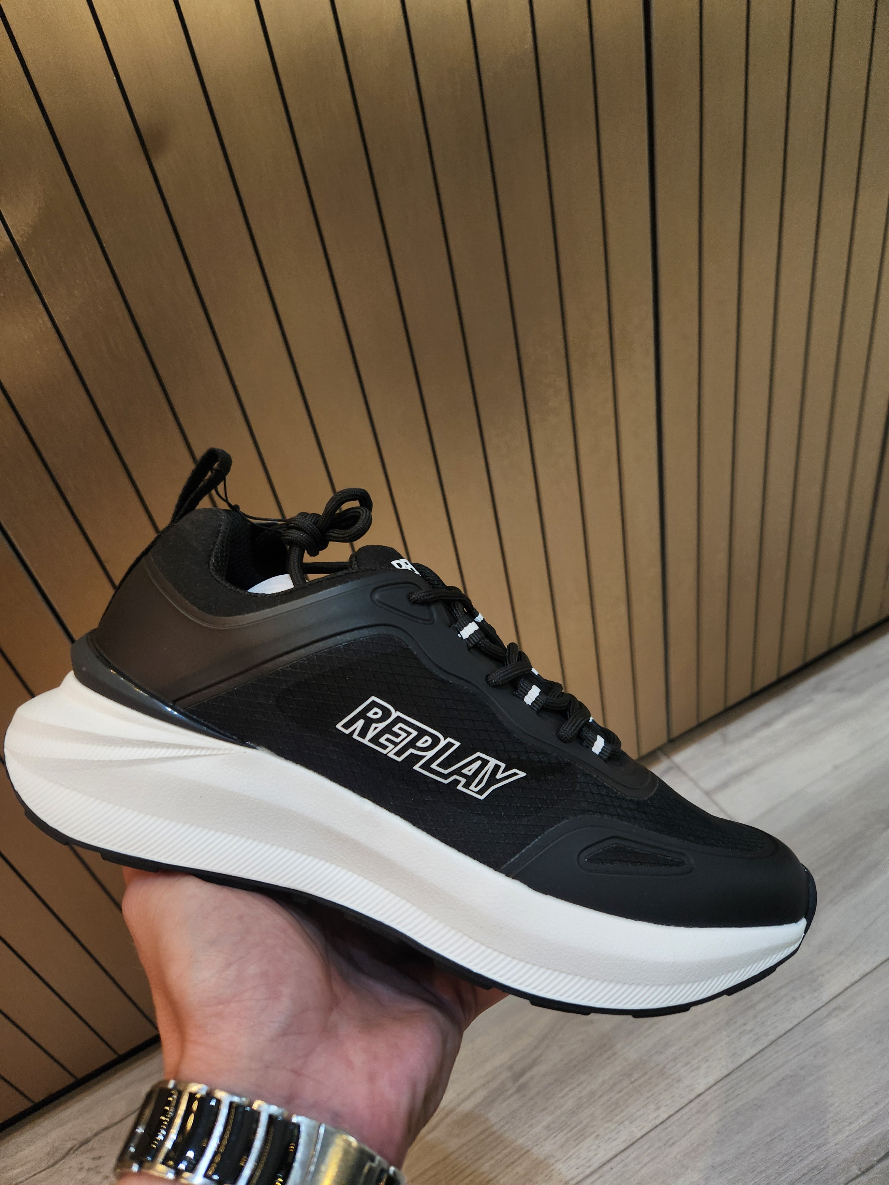 Replay sneakers ריפליי נעלי סניקרס בצבע שחור לבן