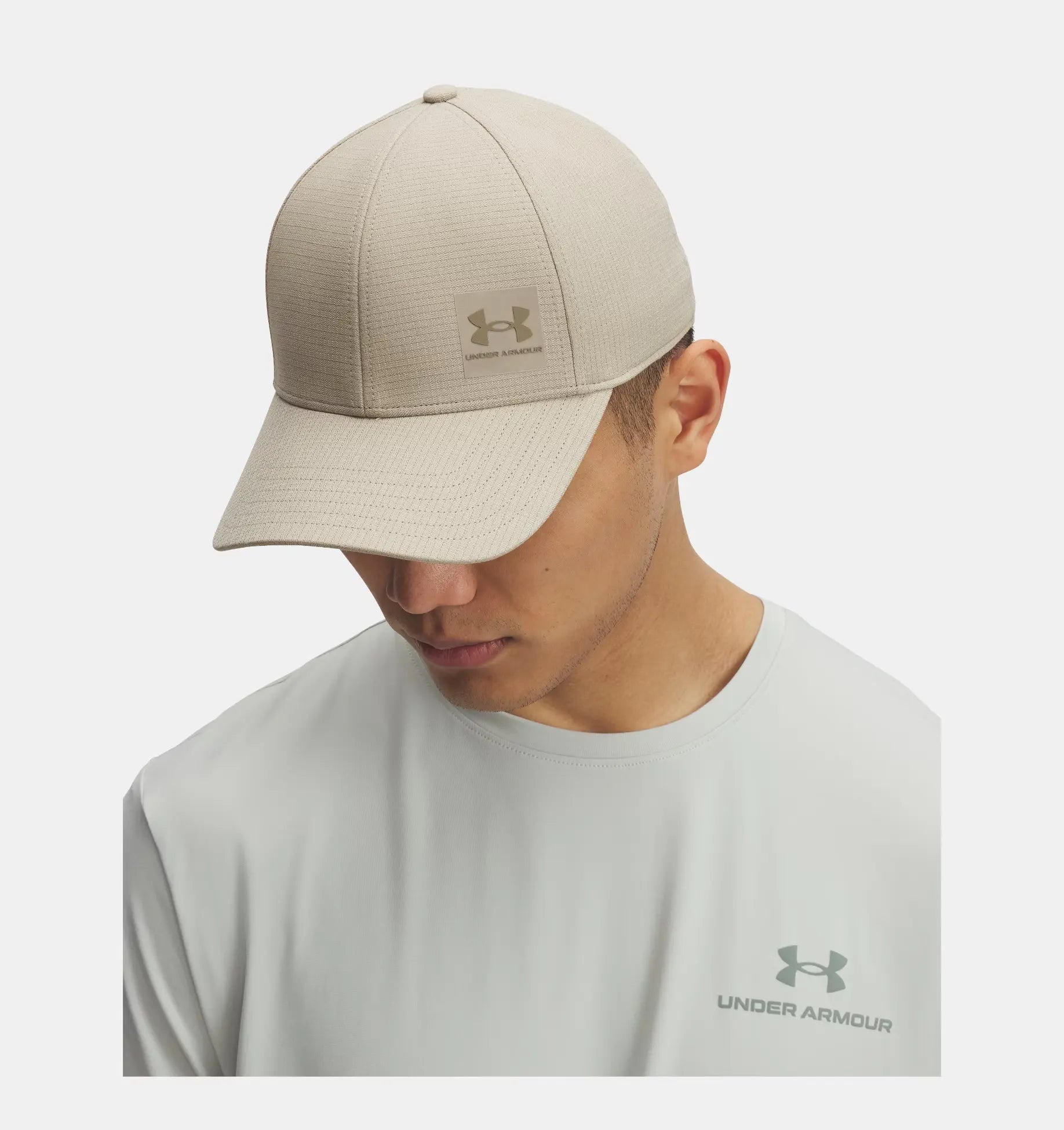 Under Armour hat for man כובע אנדר ארמור דריי פיט בצבע בז' - www.bbrands.co.il Under Armour hat for man כובע אנדר ארמור דריי פיט בצבע בז'